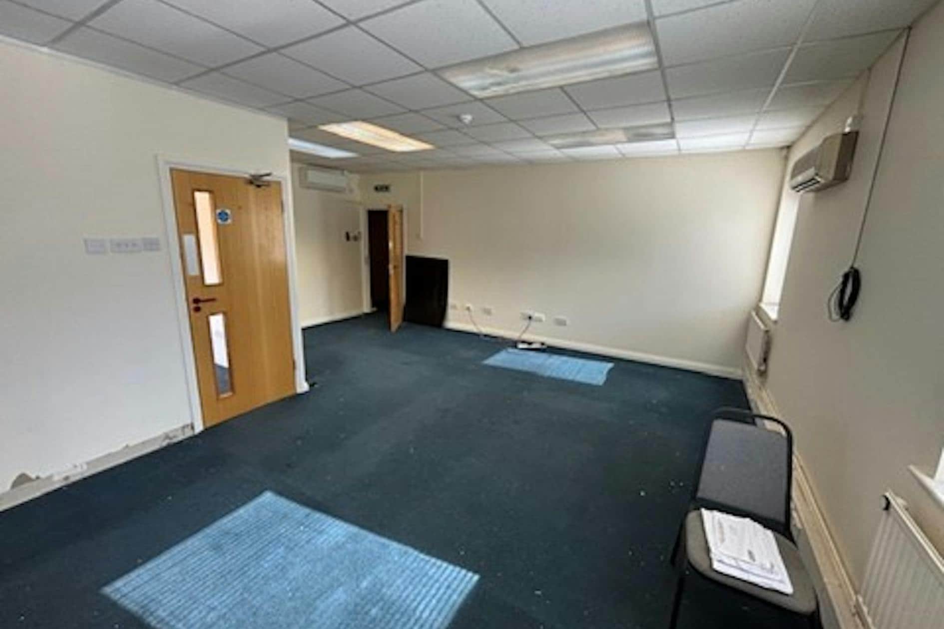 Campbell Ct, Bramley to rent Interior Photo- Image 1 of 5