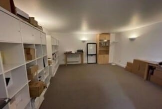 Bath Rd, Cheltenham to rent Interior Photo- Image 2 of 3