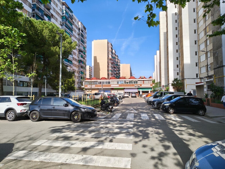 Retail in L'Hospitalet de Llobregat, Barcelona for sale - Building Photo - Image 3 of 4