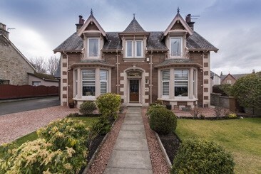 2 Glenurquhart Rd, Inverness for sale Primary Photo- Image 1 of 1
