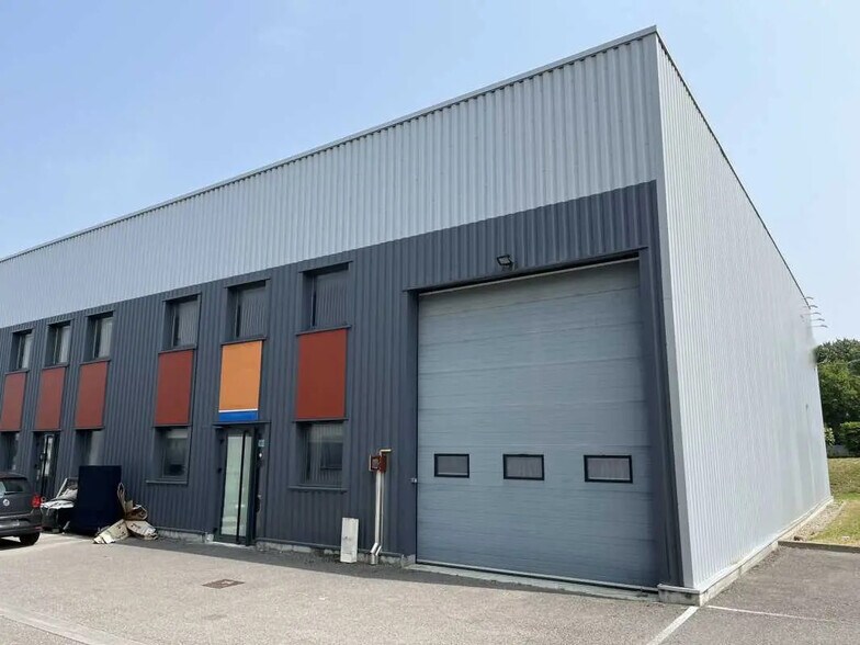 260 Rue Du Companet, Rillieux-la-Pape to rent - Building Photo - Image 1 of 22