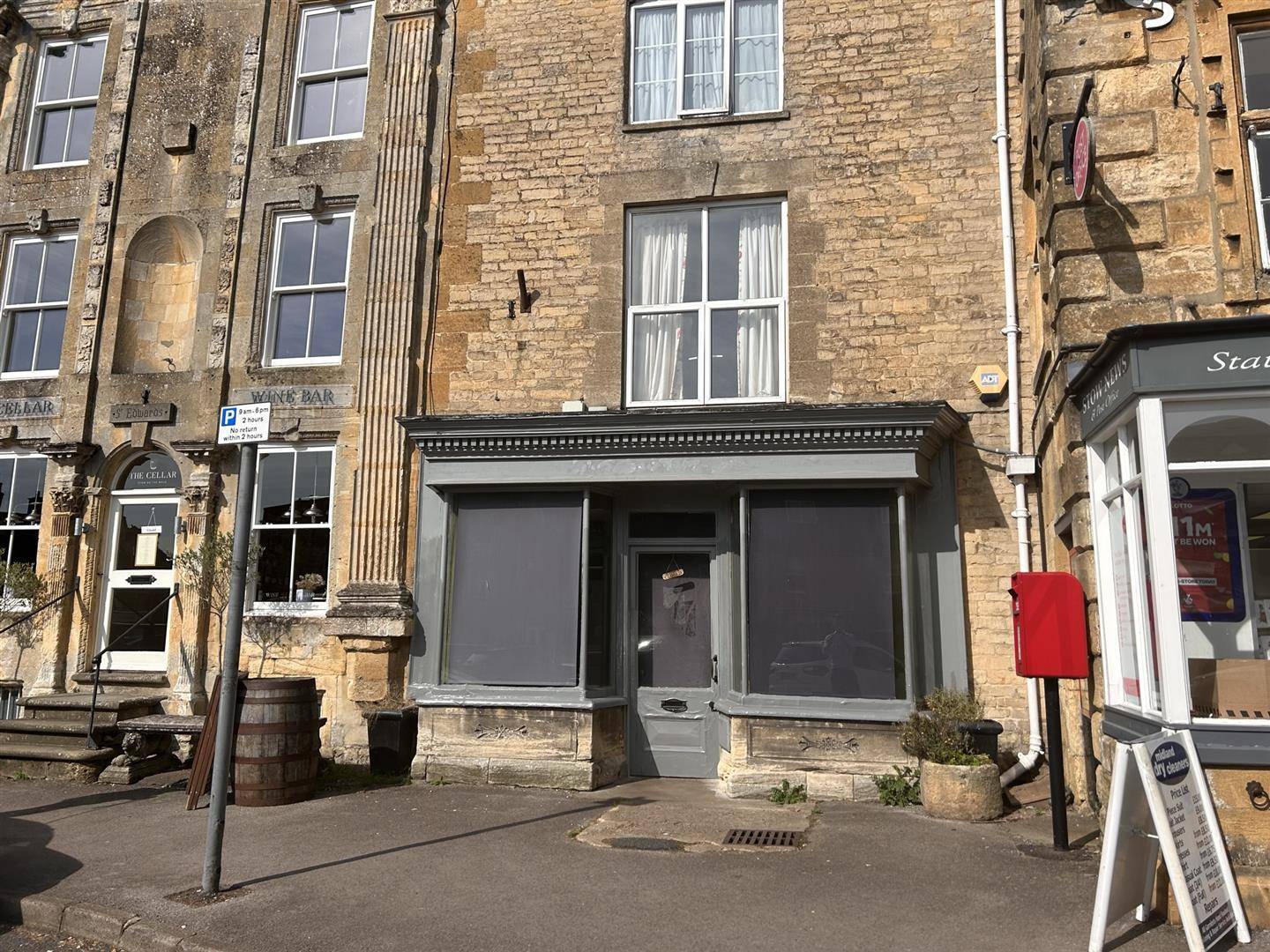 The Sq, Stow On The Wold for sale Primary Photo- Image 1 of 1