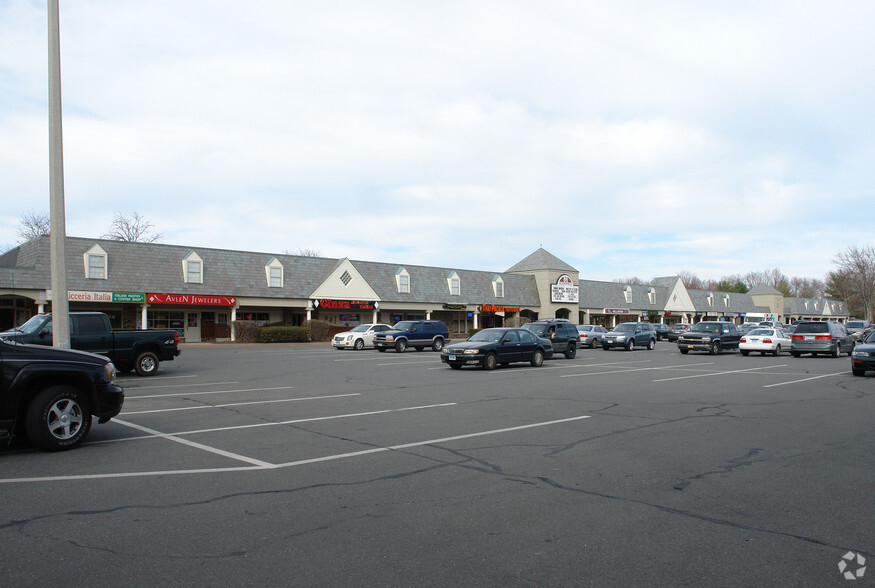 28 Wintonbury Mall, Bloomfield, CT for rent - Building Photo - Image 1 of 4