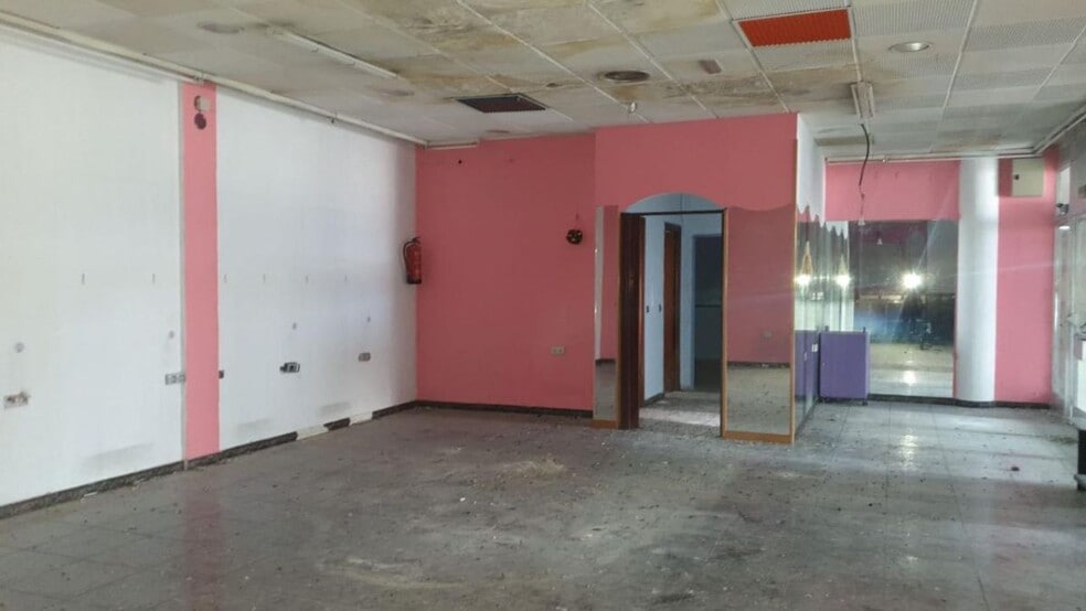 Retail in Collado Villalba, Madrid for sale - Interior Photo - Image 2 of 7