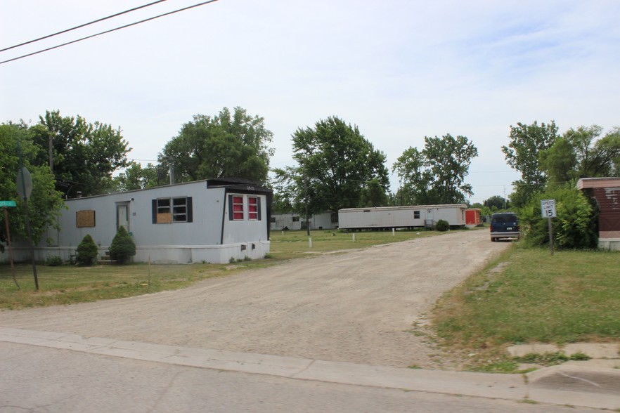 1142 Lansing St, Adrian, MI for sale - Building Photo - Image 1 of 1