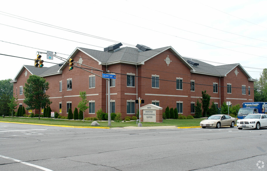 8840 Calumet Ave, Munster, IN for rent - Primary Photo - Image 1 of 57