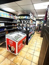 32 High Street Colliers Wood, London to rent Interior Photo- Image 1 of 5