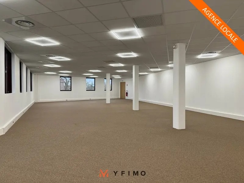 Office in Saint-Germain-en-Laye to rent Interior Photo- Image 1 of 7