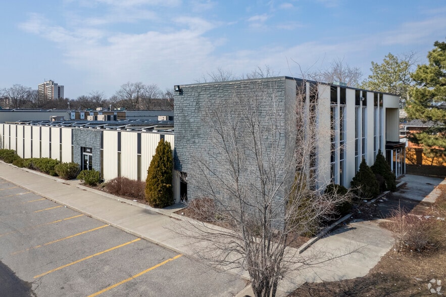 2562 Stanfield Rd, Mississauga, ON for rent - Building Photo - Image 1 of 2