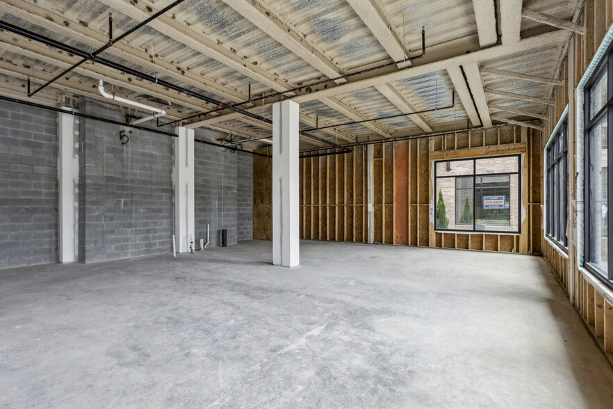 2030 Main St NW, Atlanta, GA for sale - Interior Photo - Image 3 of 22