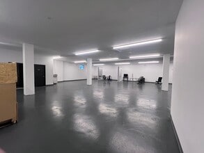 39-04 29th St, Long Island City, NY to rent Interior Photo- Image 2 of 7