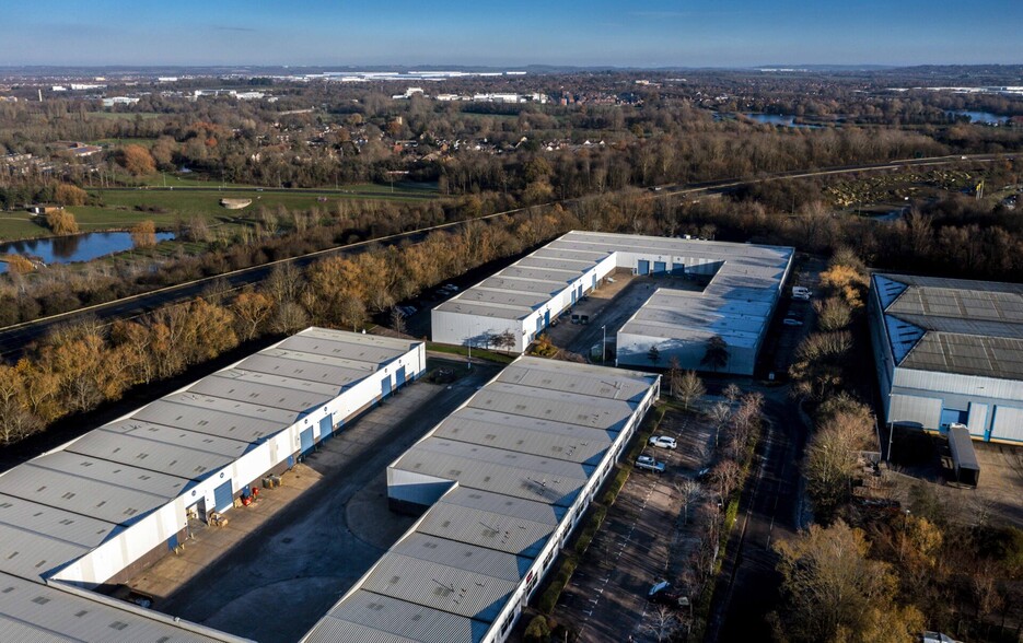 13-27 Clarke Rd, Milton Keynes to rent - Aerial - Image 3 of 9