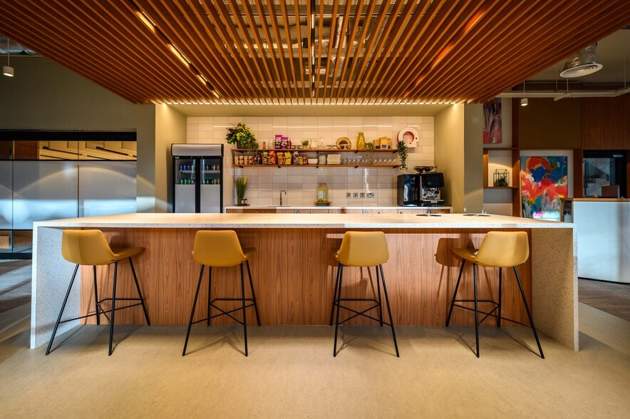 7 Exchange Quay, Salford to rent - Interior Photo - Image 3 of 13