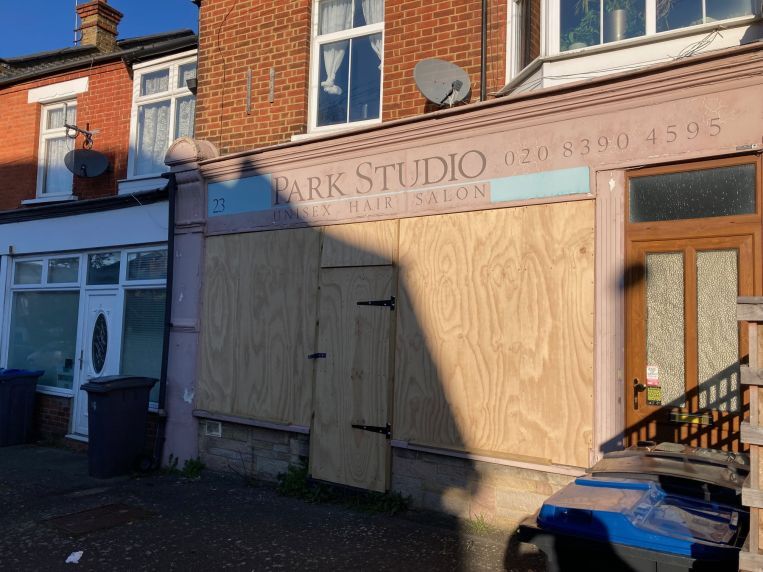 23 Tolworth Park Rd, Surbiton for sale Building Photo- Image 1 of 1