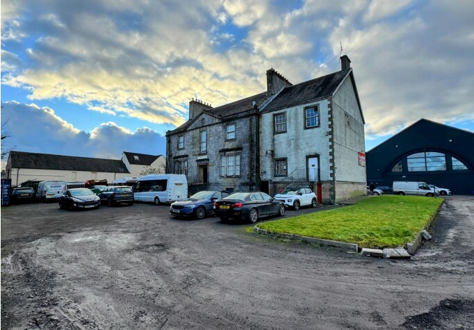 40 New Sneddon St, Paisley to rent Building Photo- Image 1 of 2