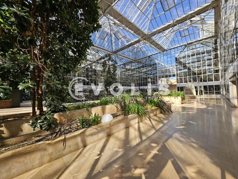 Office in Arcueil to rent - Building Photo - Image 2 of 35