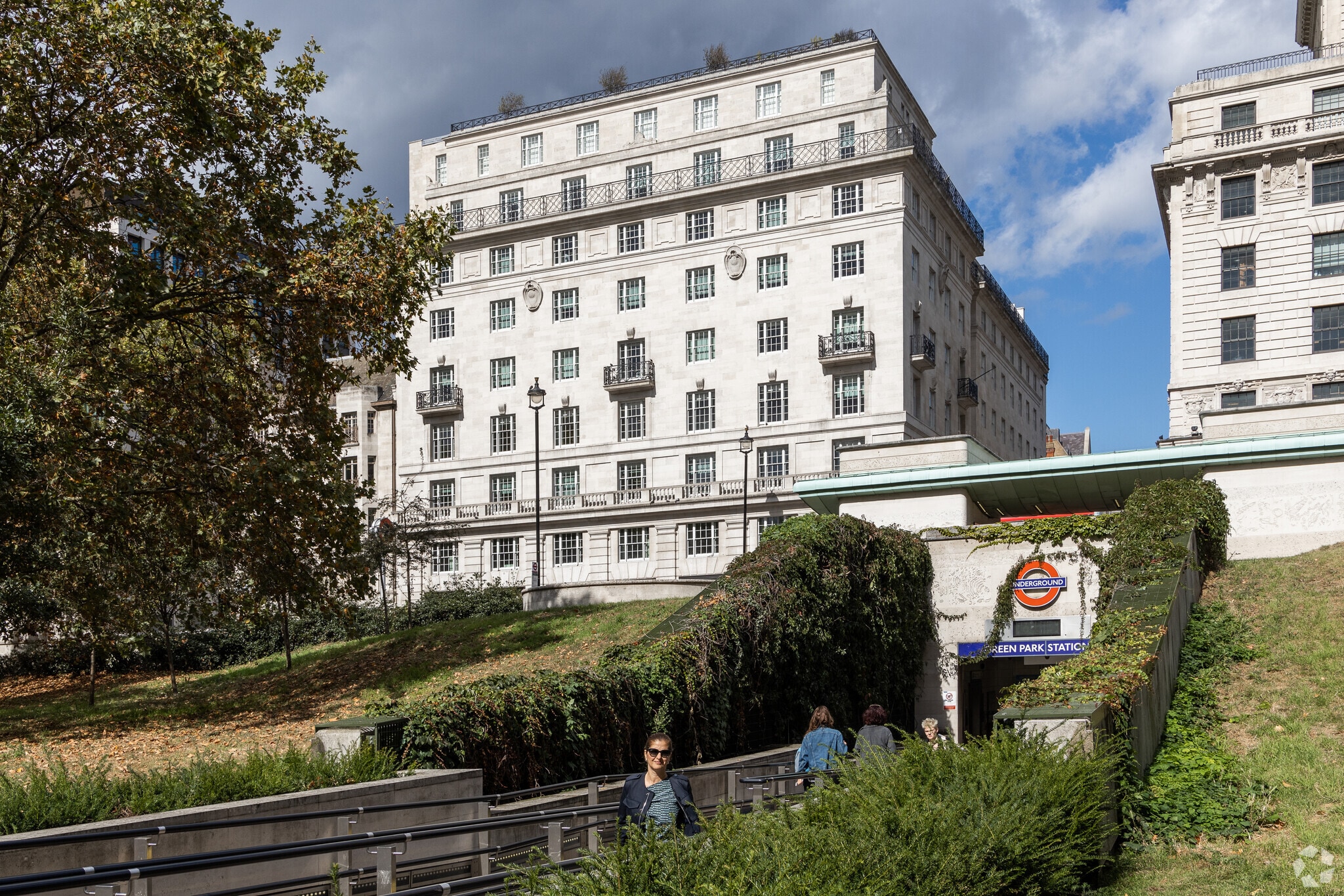 80 Piccadilly, London for sale Building Photo- Image 1 of 1