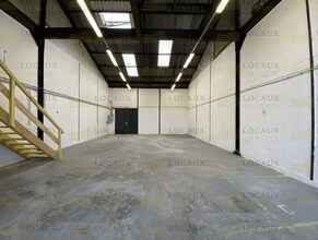 Light Industrial in Bezons to rent Interior Photo- Image 2 of 3