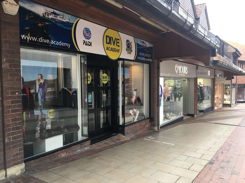 Vicarage Walk, Yeovil to rent - Building Photo - Image 2 of 7