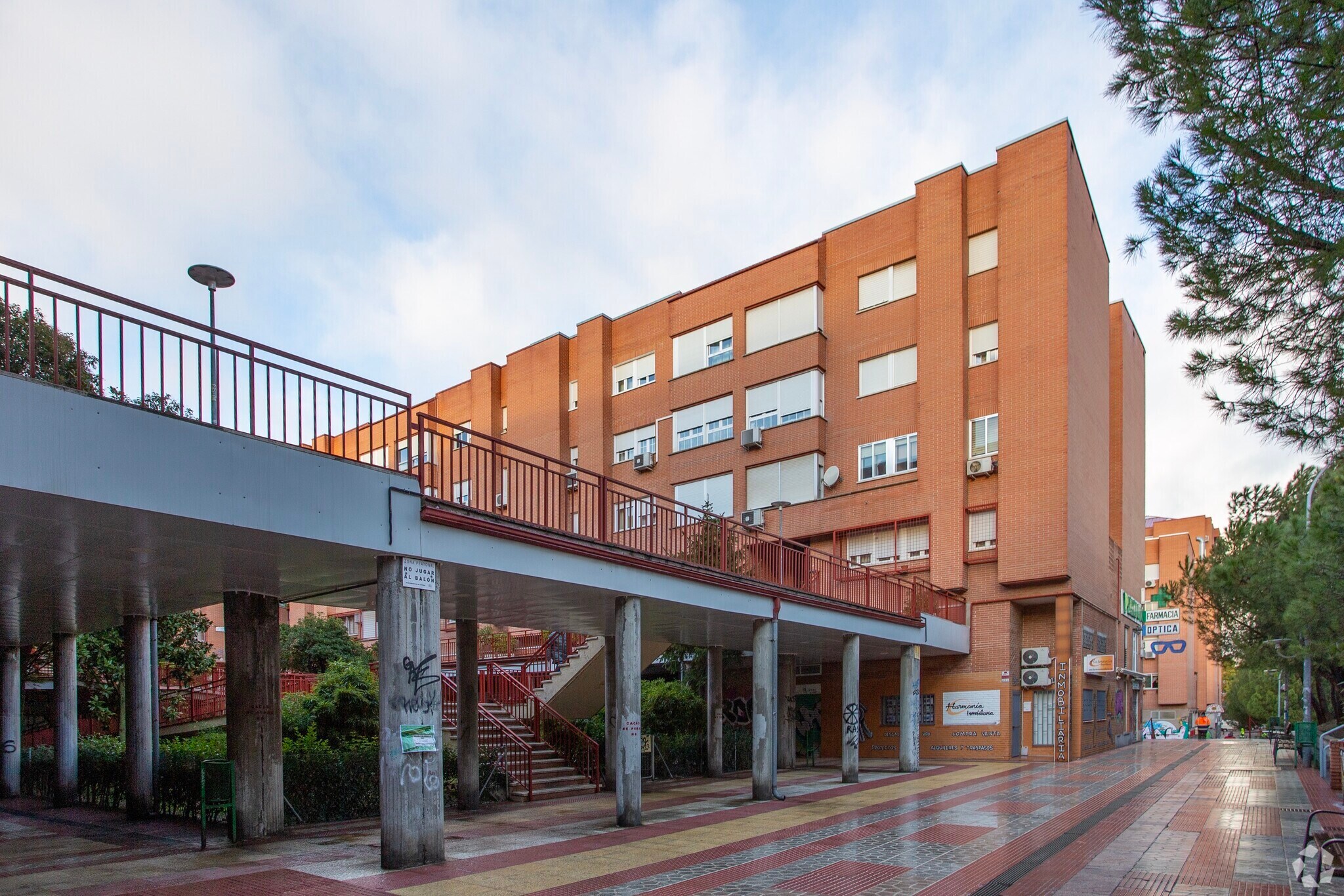 Plaza Pablo Picasso, 1-7, Rivas-Vaciamadrid, Madrid to rent Primary Photo- Image 1 of 8