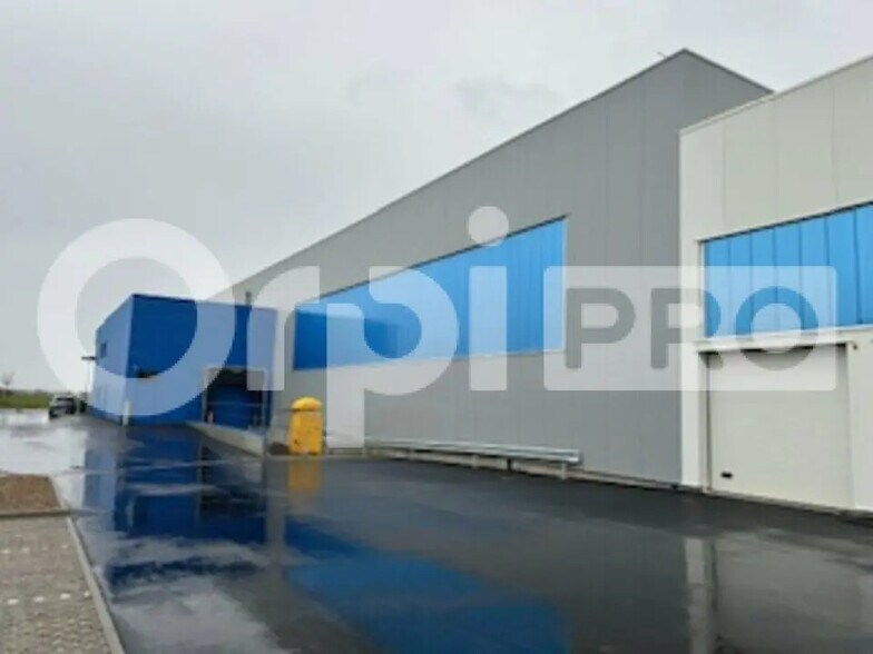 Light Industrial in Fareins to rent - Building Photo - Image 1 of 9