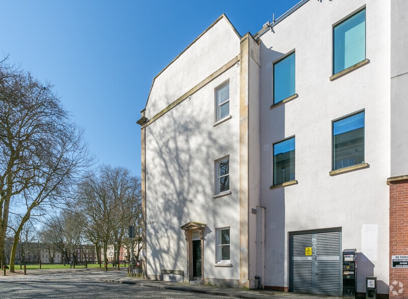 69-73 Queen Sq, Bristol to rent - Building Photo - Image 3 of 6