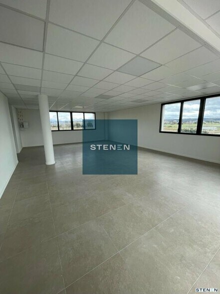 Office in Avignon for sale - Building Photo - Image 3 of 8