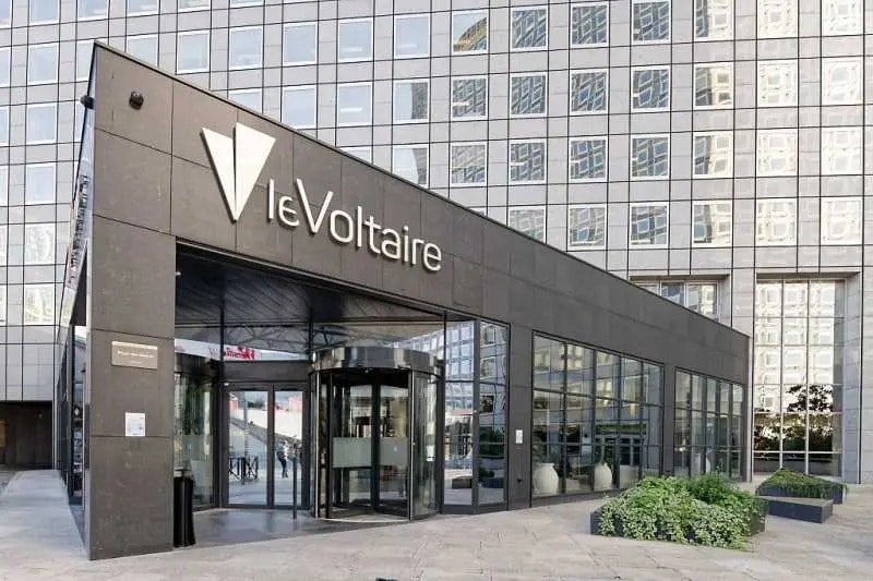 1 Place Des Degrés, Puteaux to rent - Building Photo - Image 3 of 46