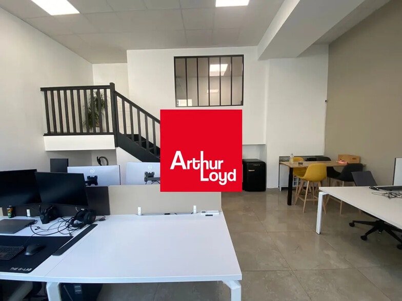 Office in Marseille for sale - Building Photo - Image 1 of 6