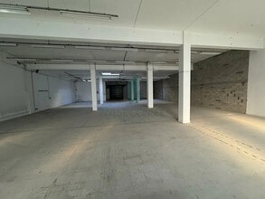 Light Industrial in Villepinte to rent Interior Photo- Image 1 of 3