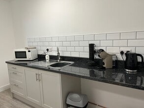 16 High St, Glastonbury to rent Interior Photo- Image 2 of 3