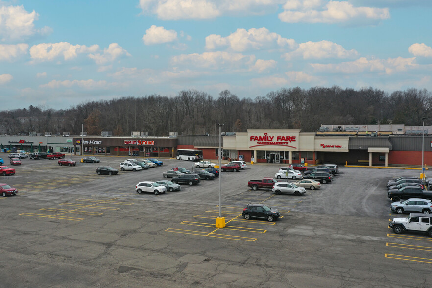 1571-1603 Capital Ave, Battle Creek, MI for sale - Building Photo - Image 1 of 6