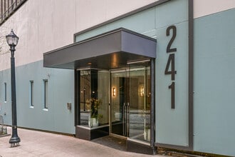 241 Peachtree St NE, Atlanta, GA to rent Building Photo- Image 1 of 20