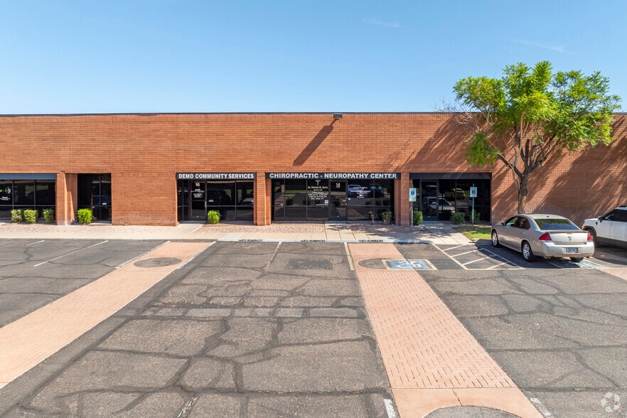 2150 S Country Club Dr, Mesa, AZ to rent - Building Photo - Image 3 of 7