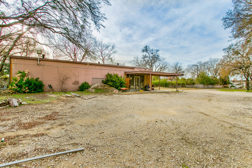 3401 S Riverside Dr, Fort Worth, TX for sale - Building Photo - Image 1 of 1