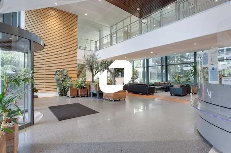 2 Bis Rue De Villiers, Levallois-Perret to rent - Lobby - Image 3 of 23