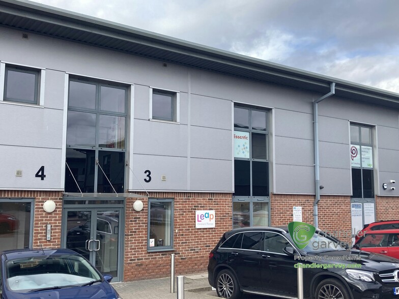 Lincoln Rd, High Wycombe to rent - Building Photo - Image 2 of 12