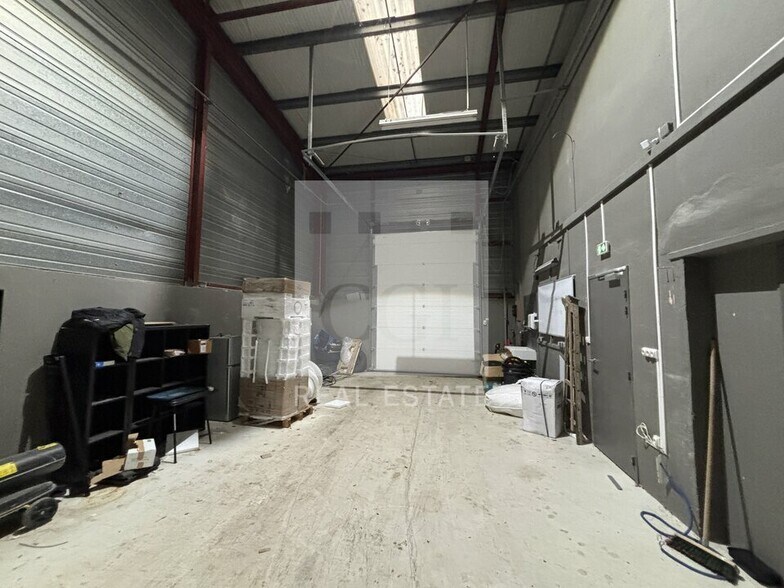 Light Industrial in Villeurbanne for sale - Interior Photo - Image 3 of 12