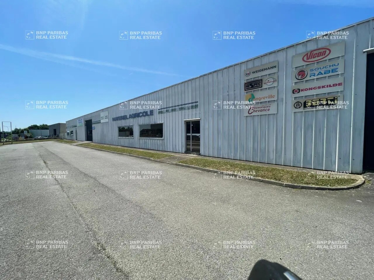 Light Industrial in Le Rheu for sale Building Photo- Image 1 of 12