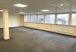 13 Low Glencairn St, Kilmarnock to rent Interior Photo- Image 1 of 2