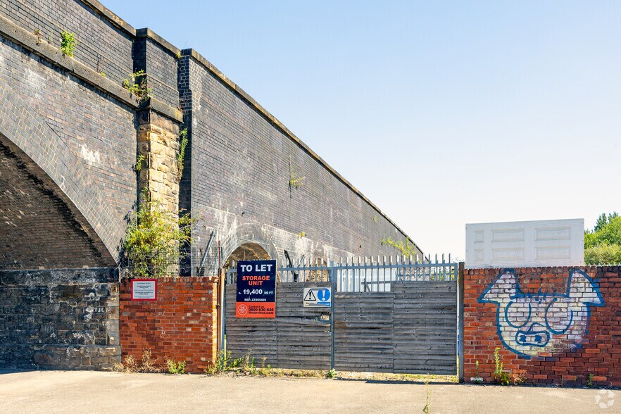 30-40 Princess St, Sheffield to rent - Building Photo - Image 2 of 2