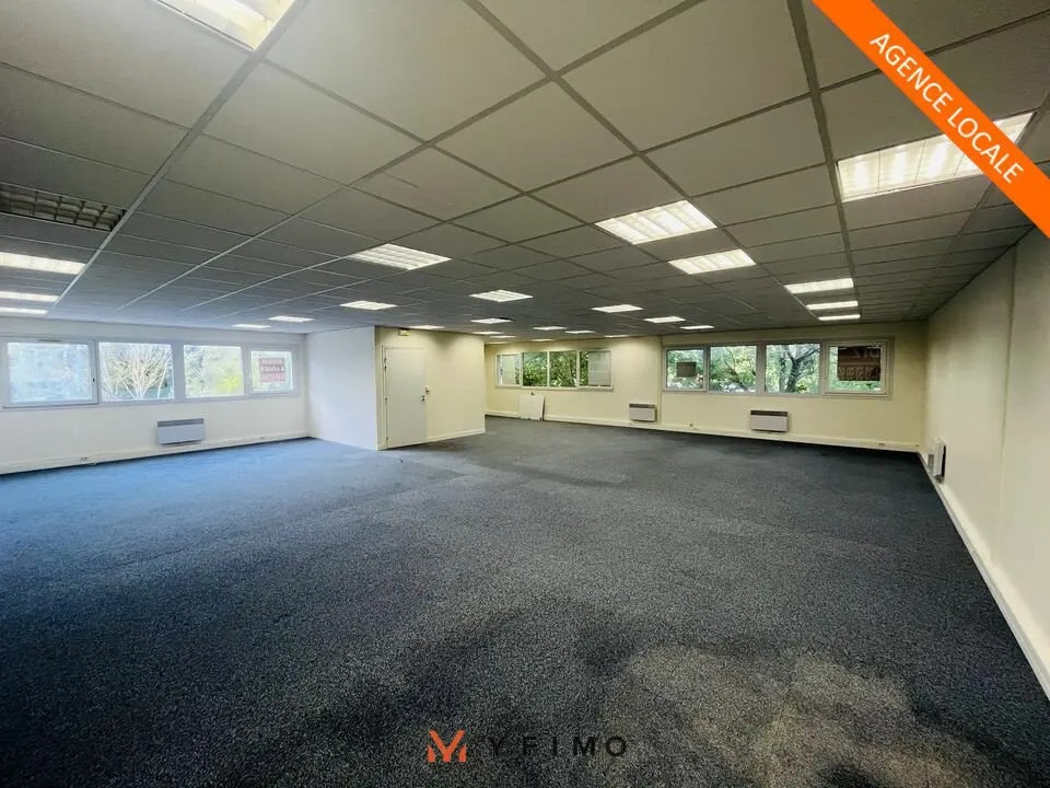 Location Bureaux 148 m² - Photo 1