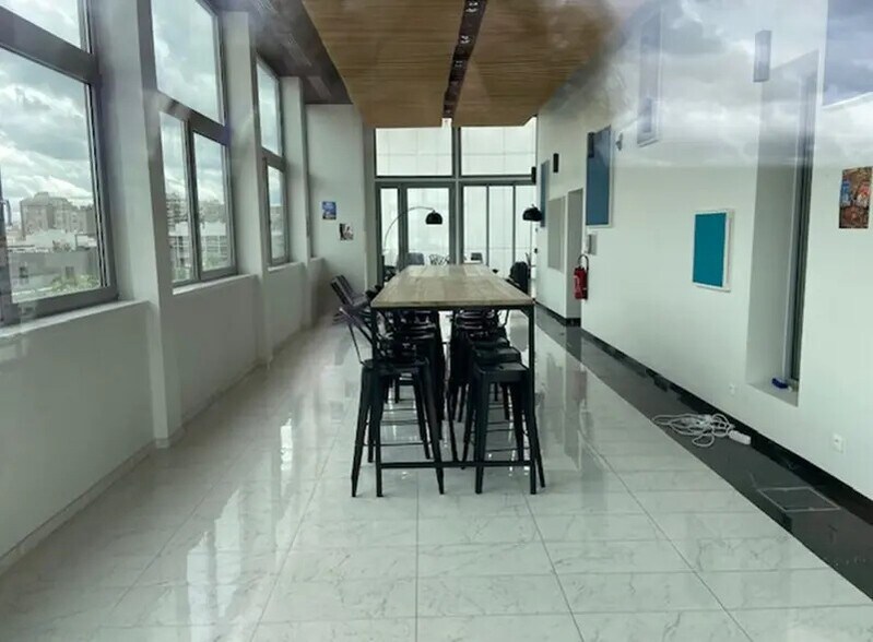 Office in Boulogne-Billancourt to rent - Interior Photo - Image 2 of 8
