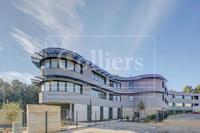 Office in Aix-en-Provence to rent Building Photo- Image 1 of 2