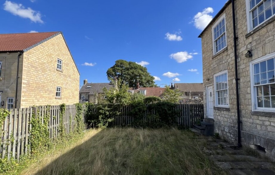 18 St. Joseph's St, Tadcaster for rent - Building Photo - Image 3 of 3