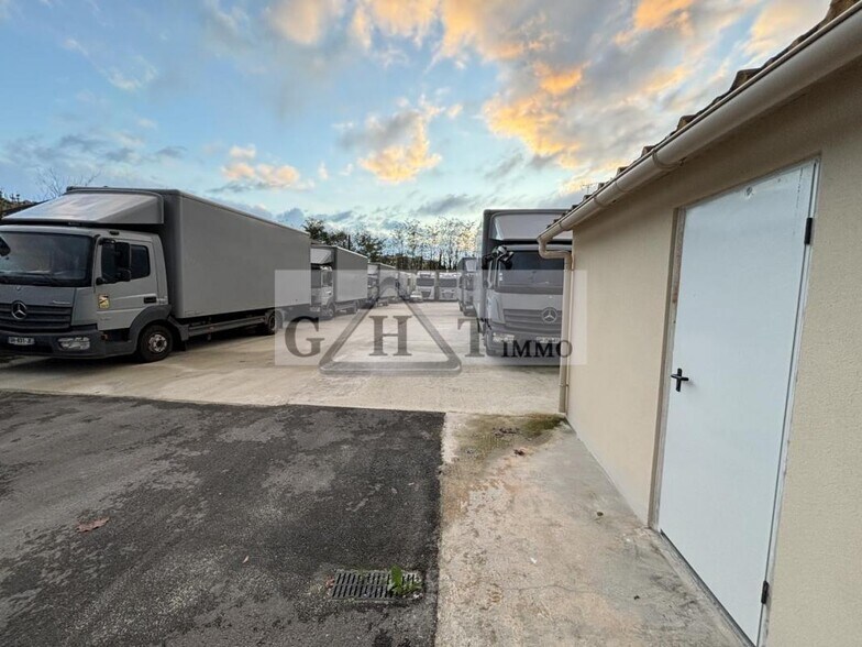 Land in Viry-Châtillon for sale - Building Photo - Image 1 of 5