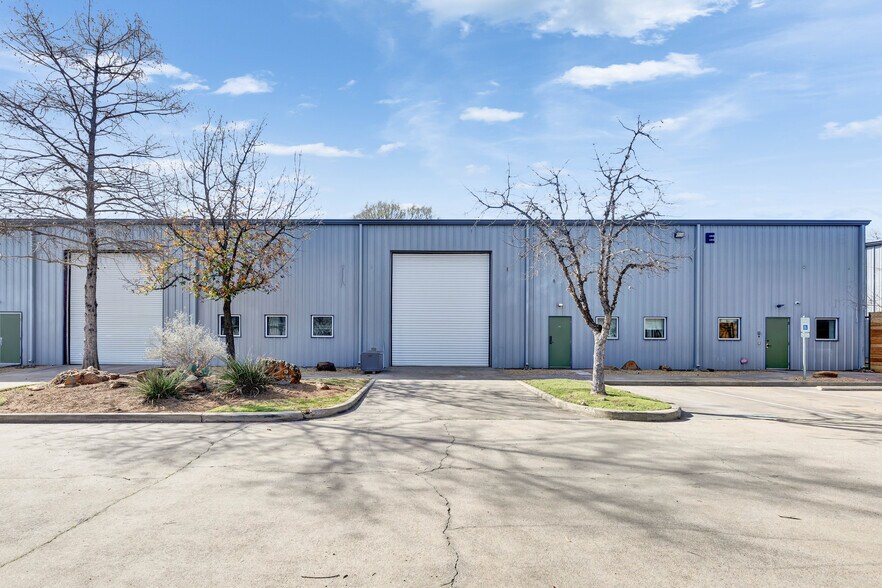 407 Radam Ln, Austin, TX for sale - Building Photo - Image 1 of 1