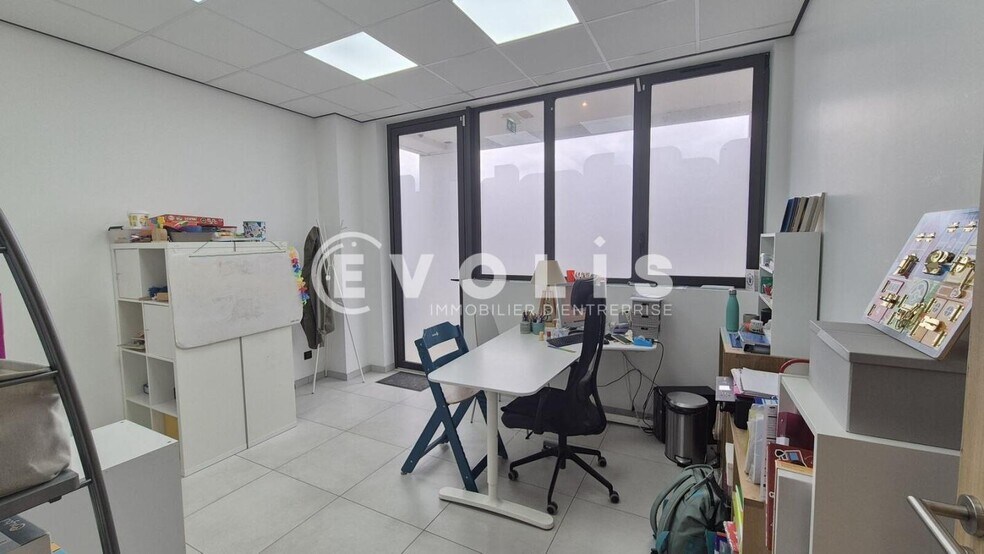 Office in Serris to rent - Interior Photo - Image 2 of 4