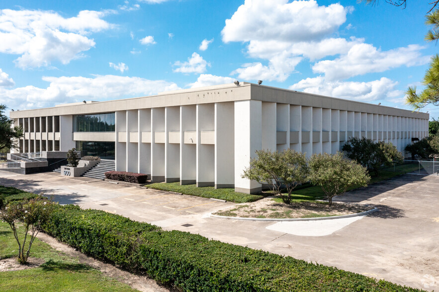 16900 Park Row, Houston, TX for sale - Primary Photo - Image 1 of 1