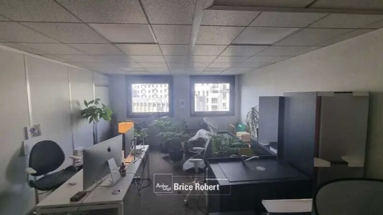 Office in Lyon to rent Interior Photo- Image 1 of 8